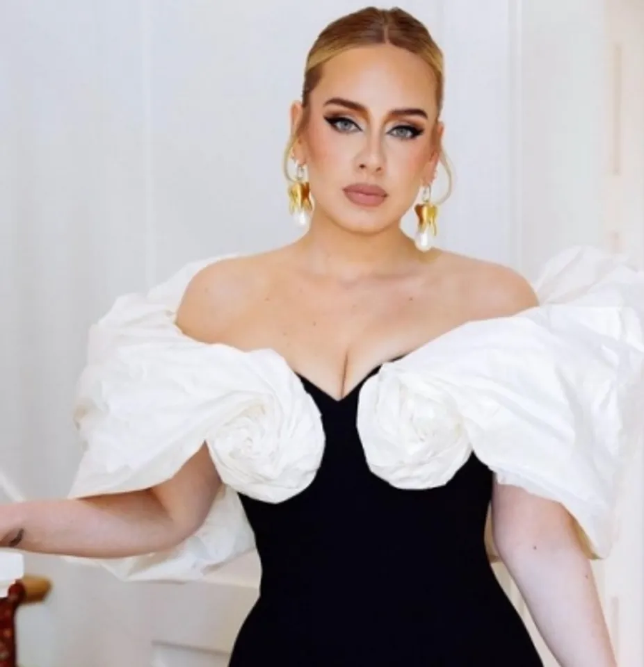 Adelephotointagram