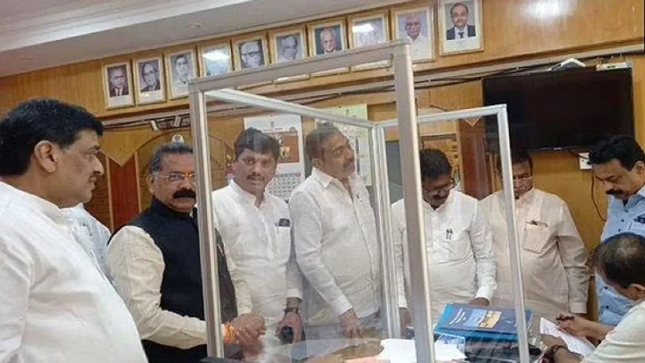 Shiv Sena MLA Rajan Salvi files his nomination for Maharashtra Assembly Speaker election