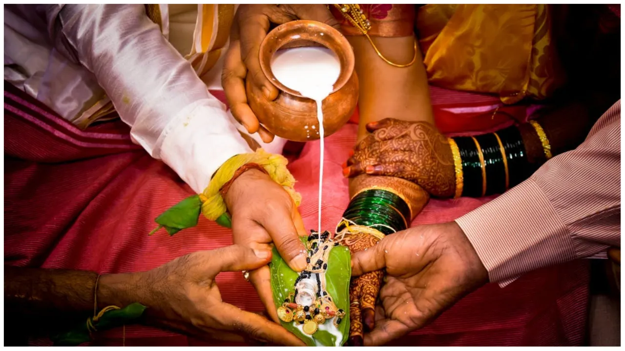 Latest Offbeat News Marriage Of Dead Couple