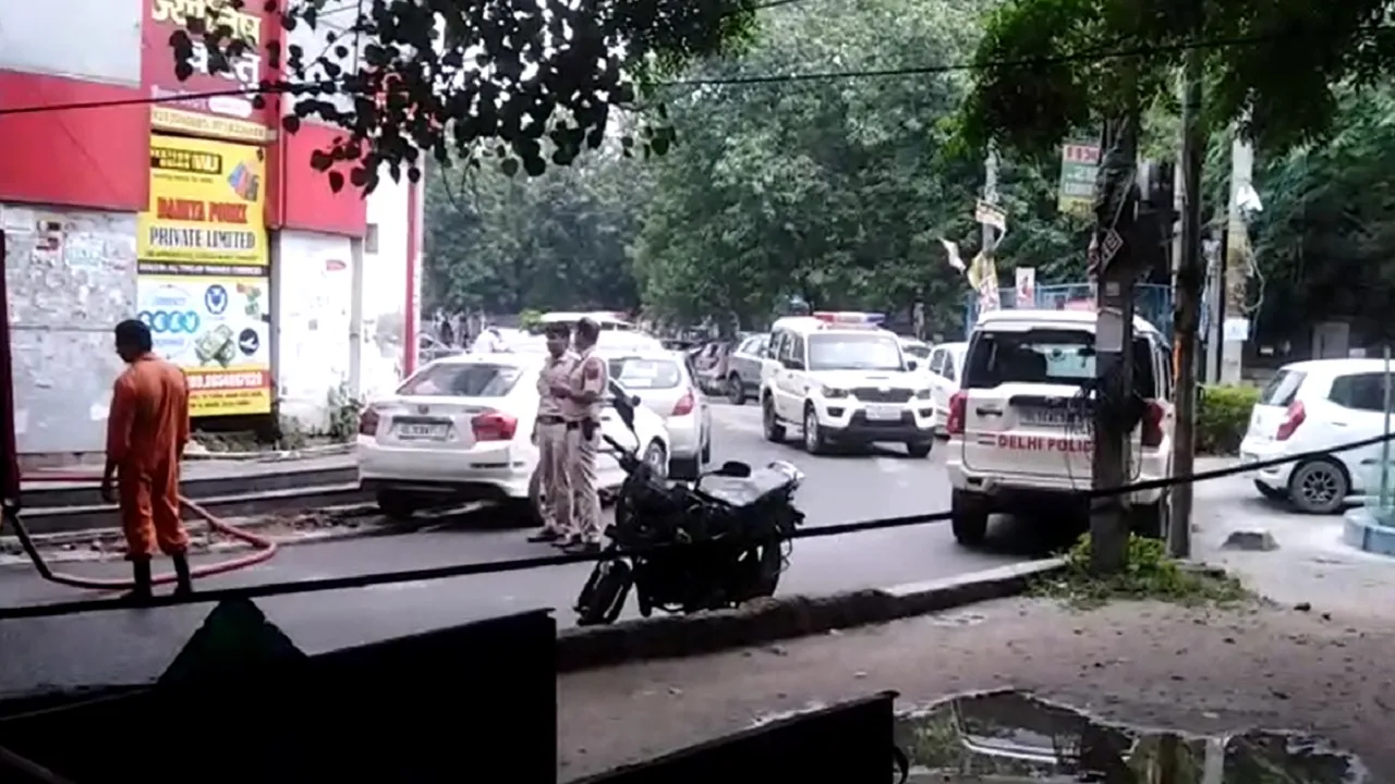 bomb in delhi