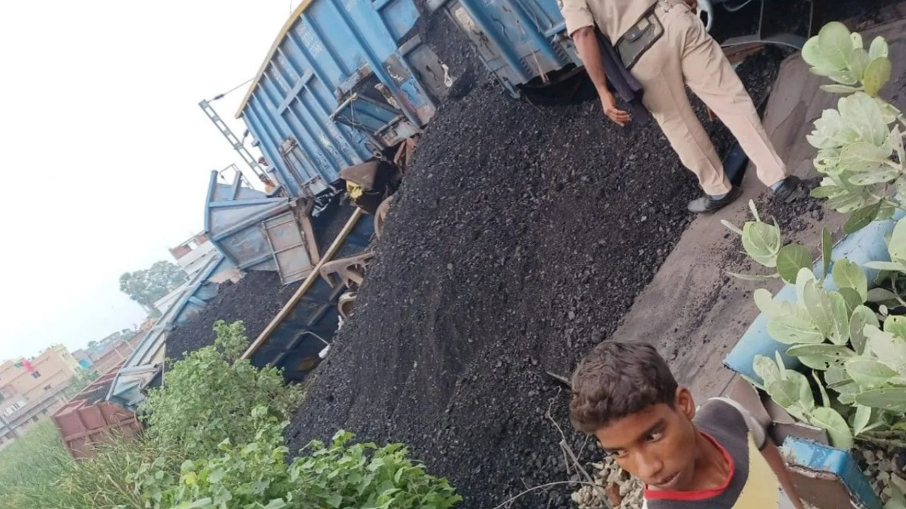 nalanda goods train derail