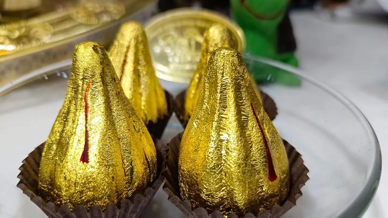 gold modak