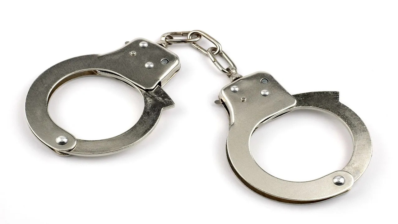 Handcuff