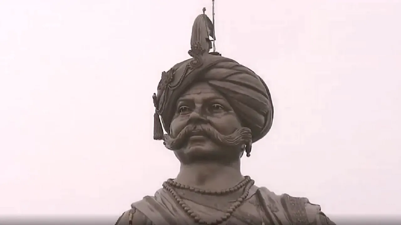 Statue of Prosperity, 108 feet bronze statue of Nadaprabhu Kempegowda