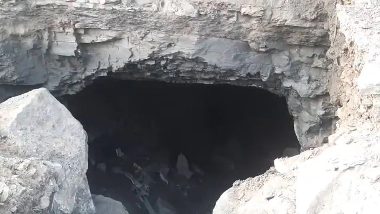 dhanbad illigal mining