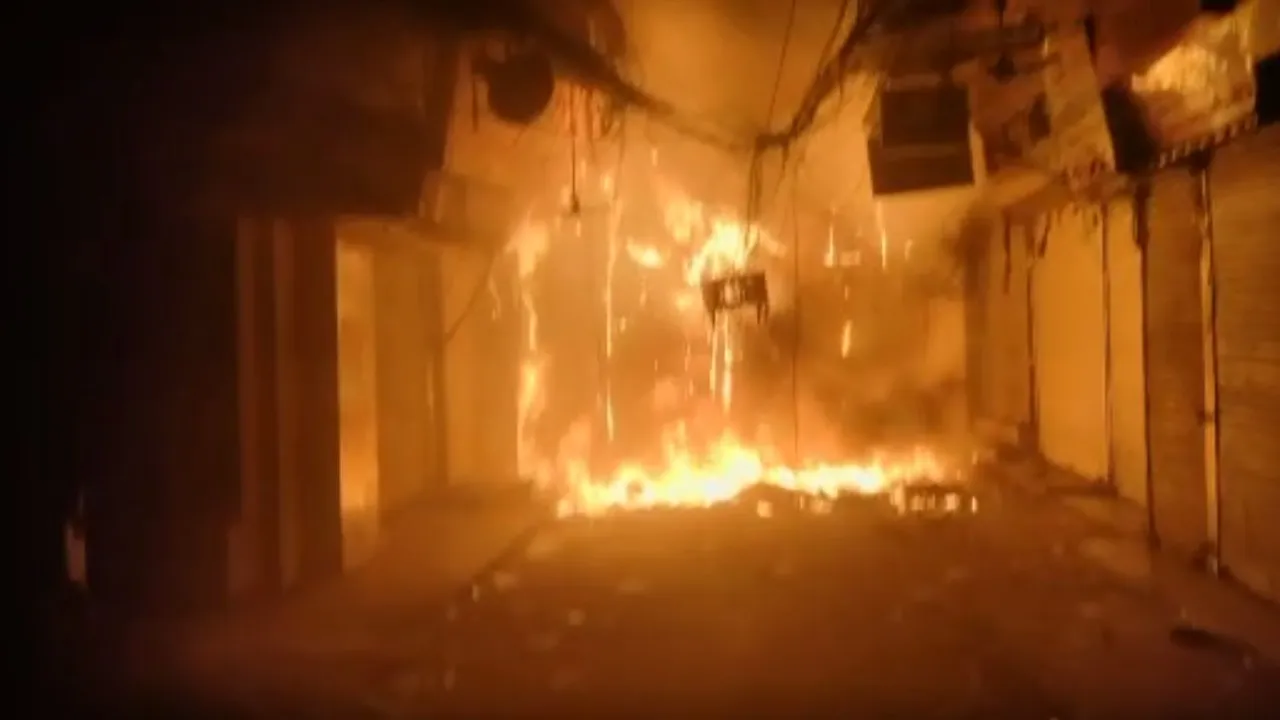 fire in delhi