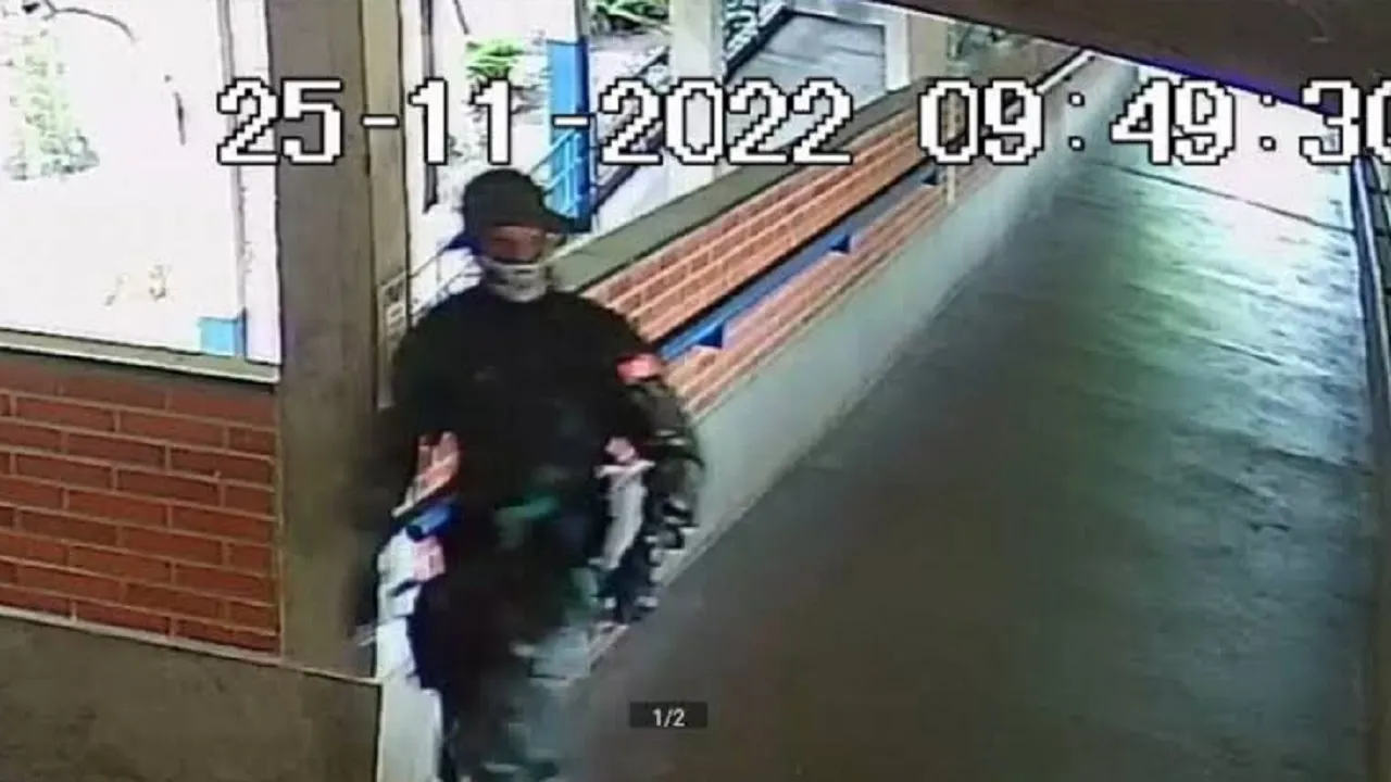 new shooter in esp rito santo  brazil  so far there have been 3 people killed