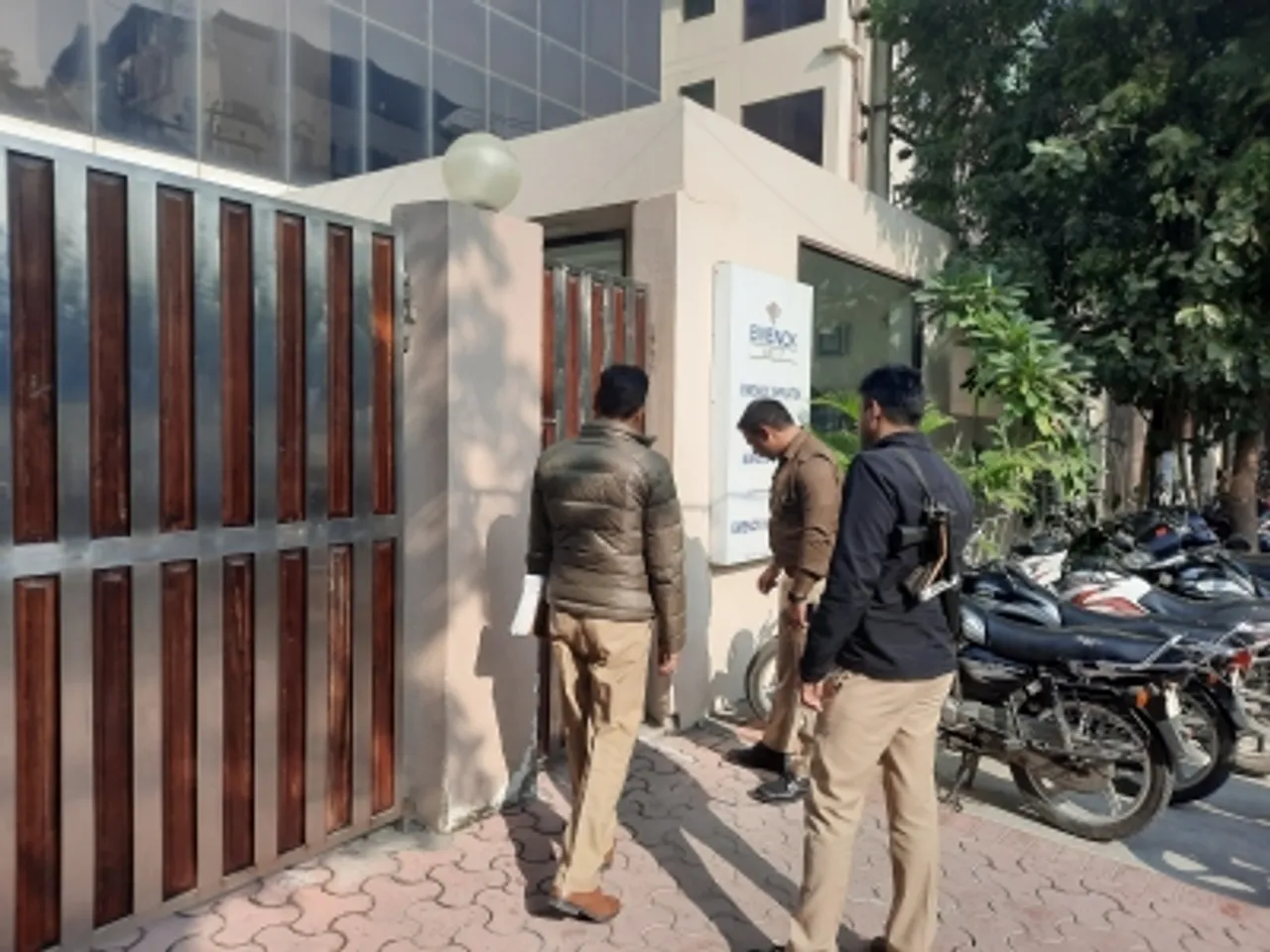 Noida police