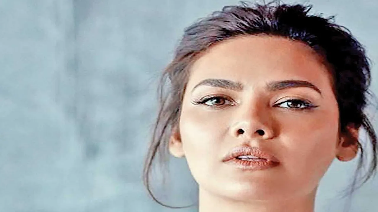 esha gupta