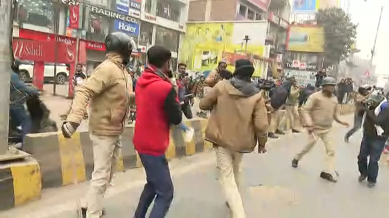 lathicharge