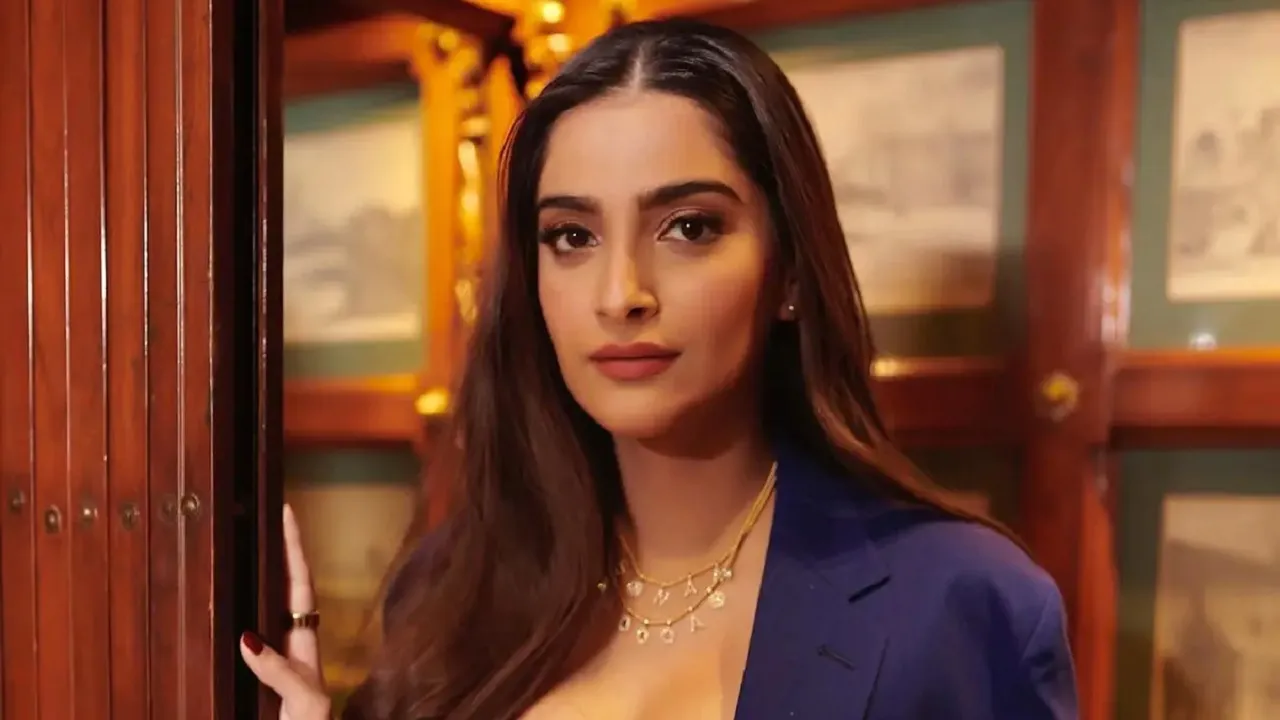 sonam kapoor with son vaayu kapoor