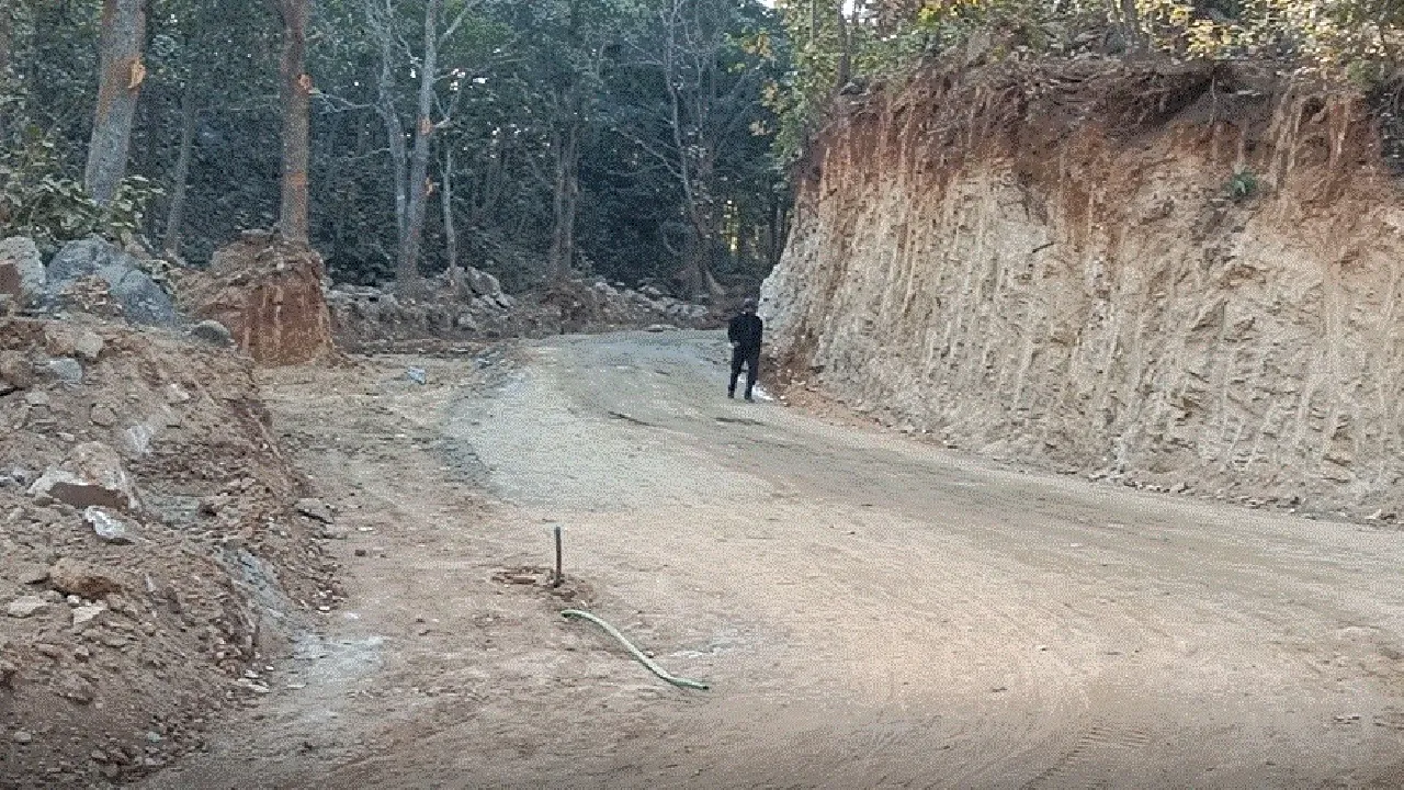 gumla road construction
