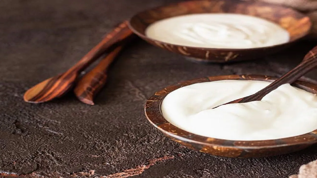 Curd with Sugar Benefits