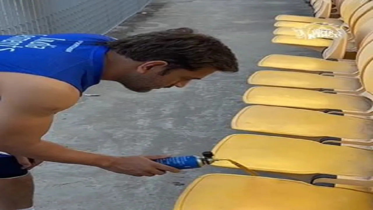 ms dhoni is painting seat before ipl 2023 csk vs gt
