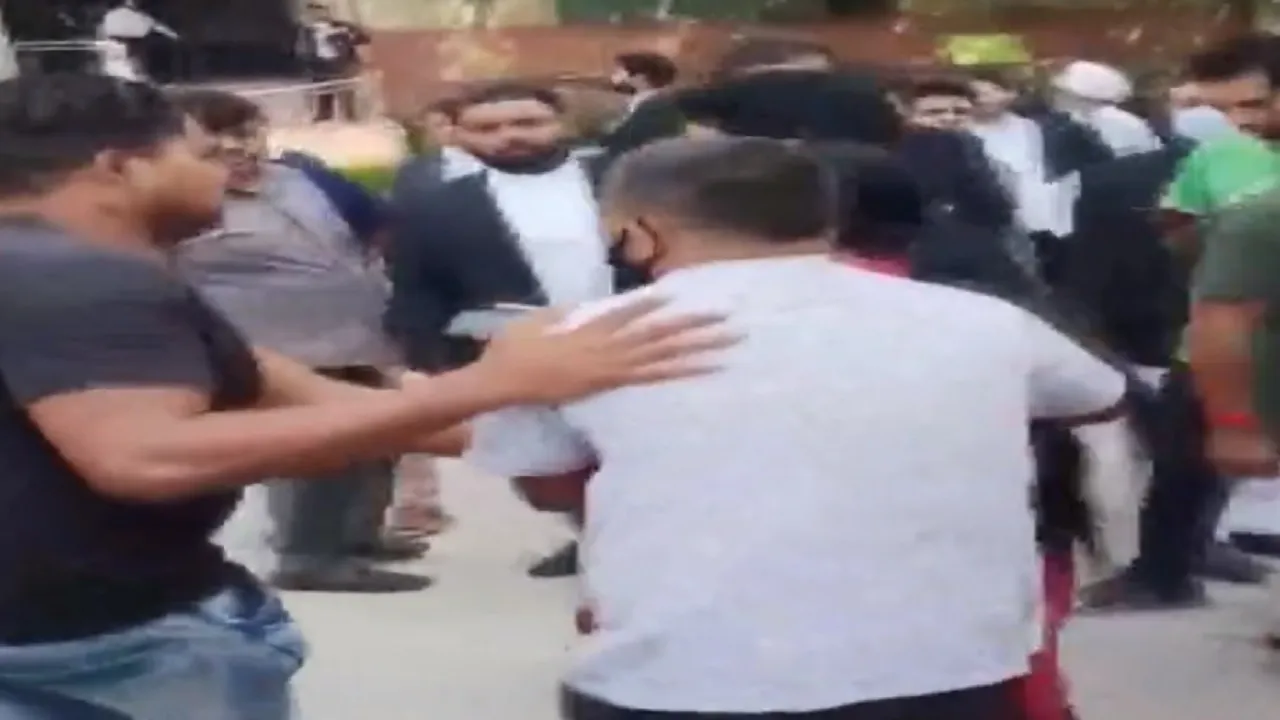 Firing in Saket Court