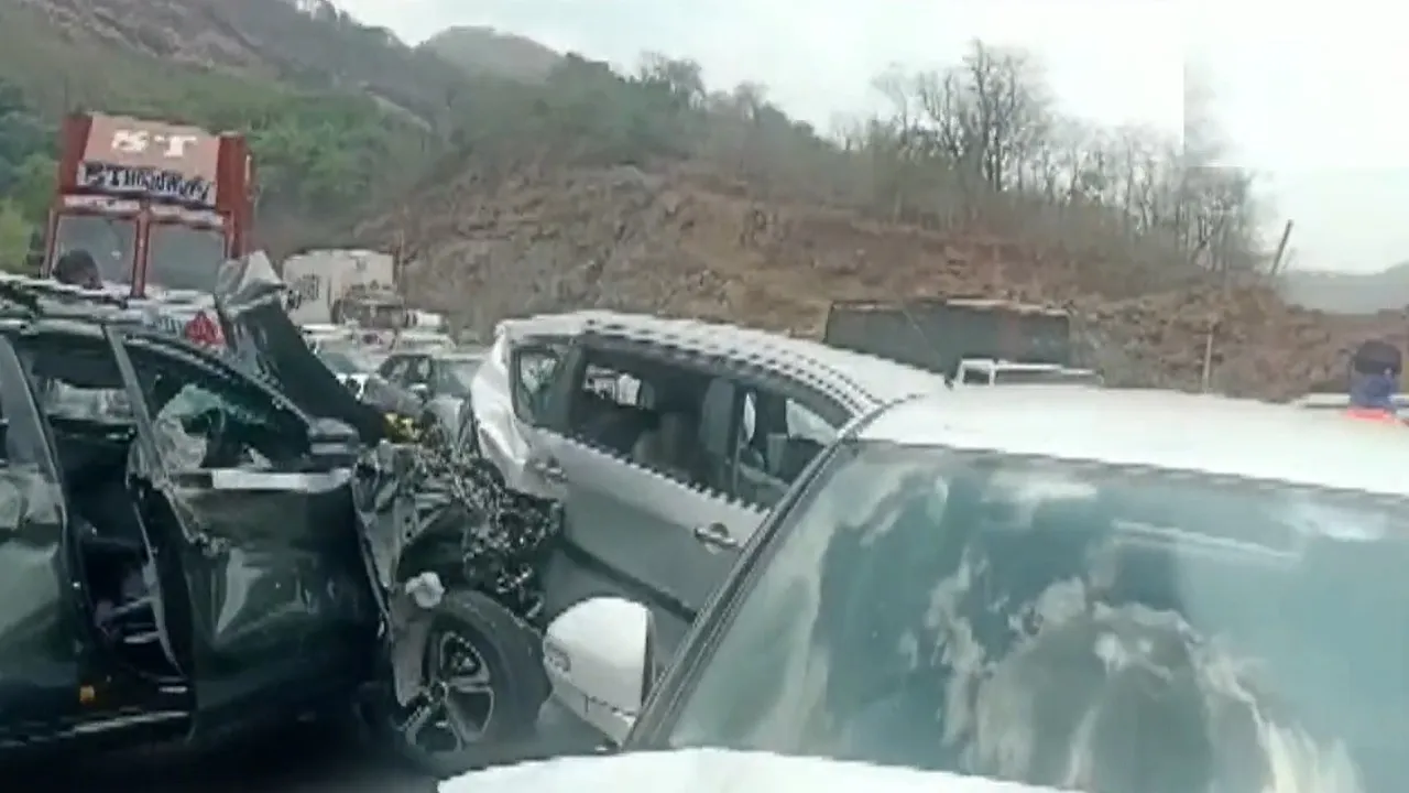 Mumbai Pune Expressway