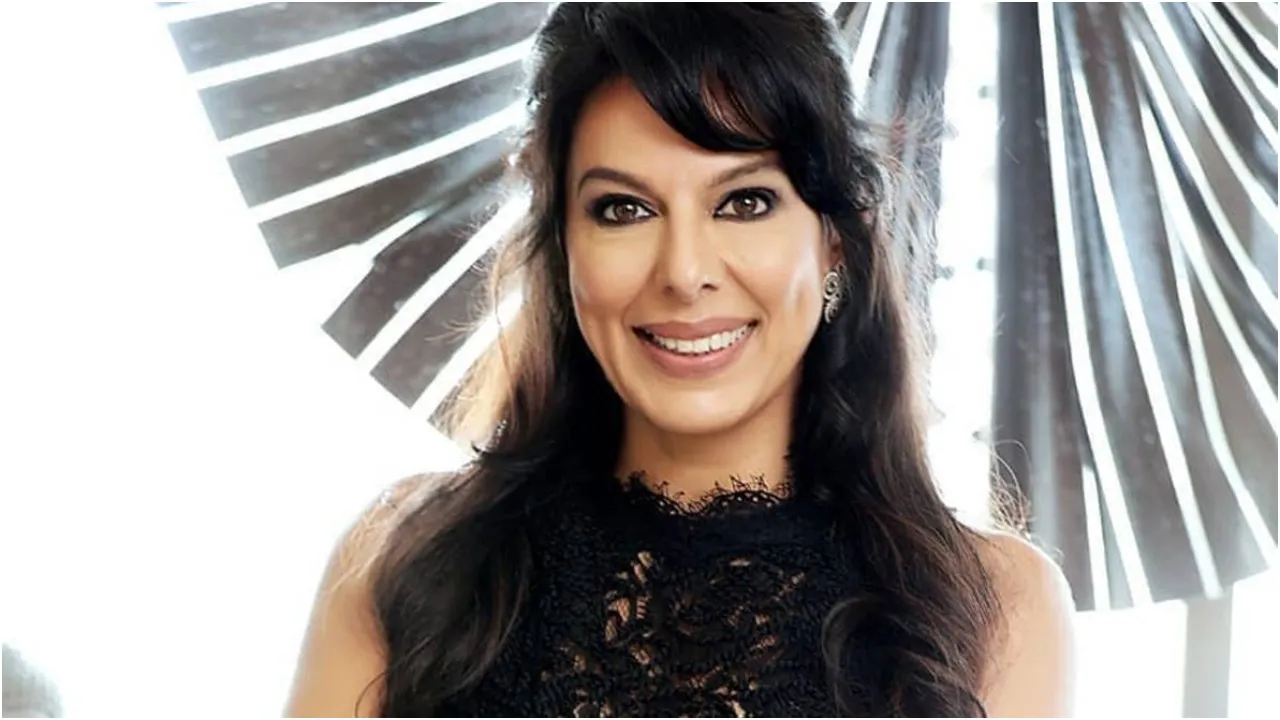 Pooja Bedi Fan Moment