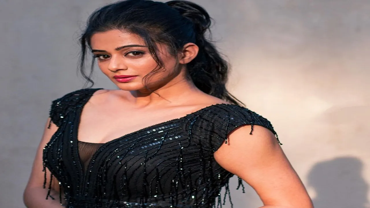 Priyamani 108