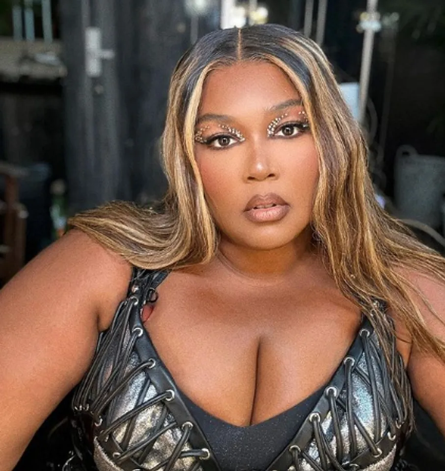 Lizzo remove