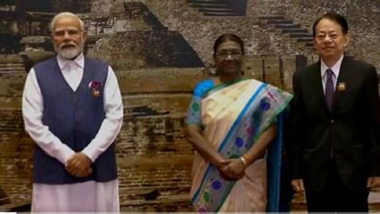 राष्ट्रपति द्रौपदी मुर्मू और प्रधानमंत्री नरेंद्र मोदी