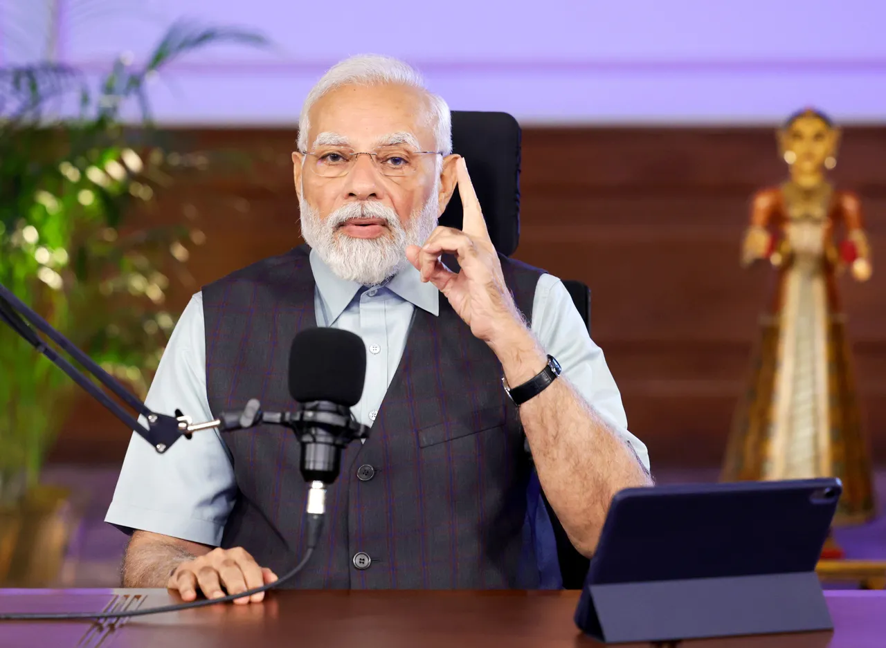hindi-pm-modi-pay-tribute-to-mahatma-gandhi-lal-bajadur-hatri-on-their-birth-anniverarie--2023100208