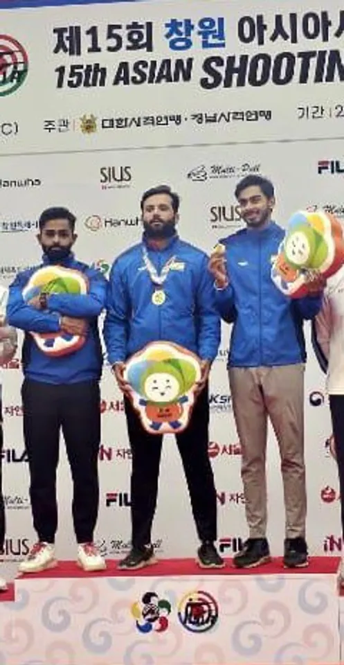 hindi-men-keet-team-of-ananat-gurjoat-angad-trike-gold-in-aian-hooting-championhip--20231025183225-2