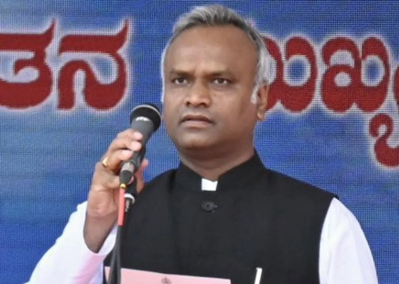 hindi-r-1000-crore-taken-from-union-min-amit-hah-to-carry-out-operation-lotu-in-ktaka-ktaka-min-priy