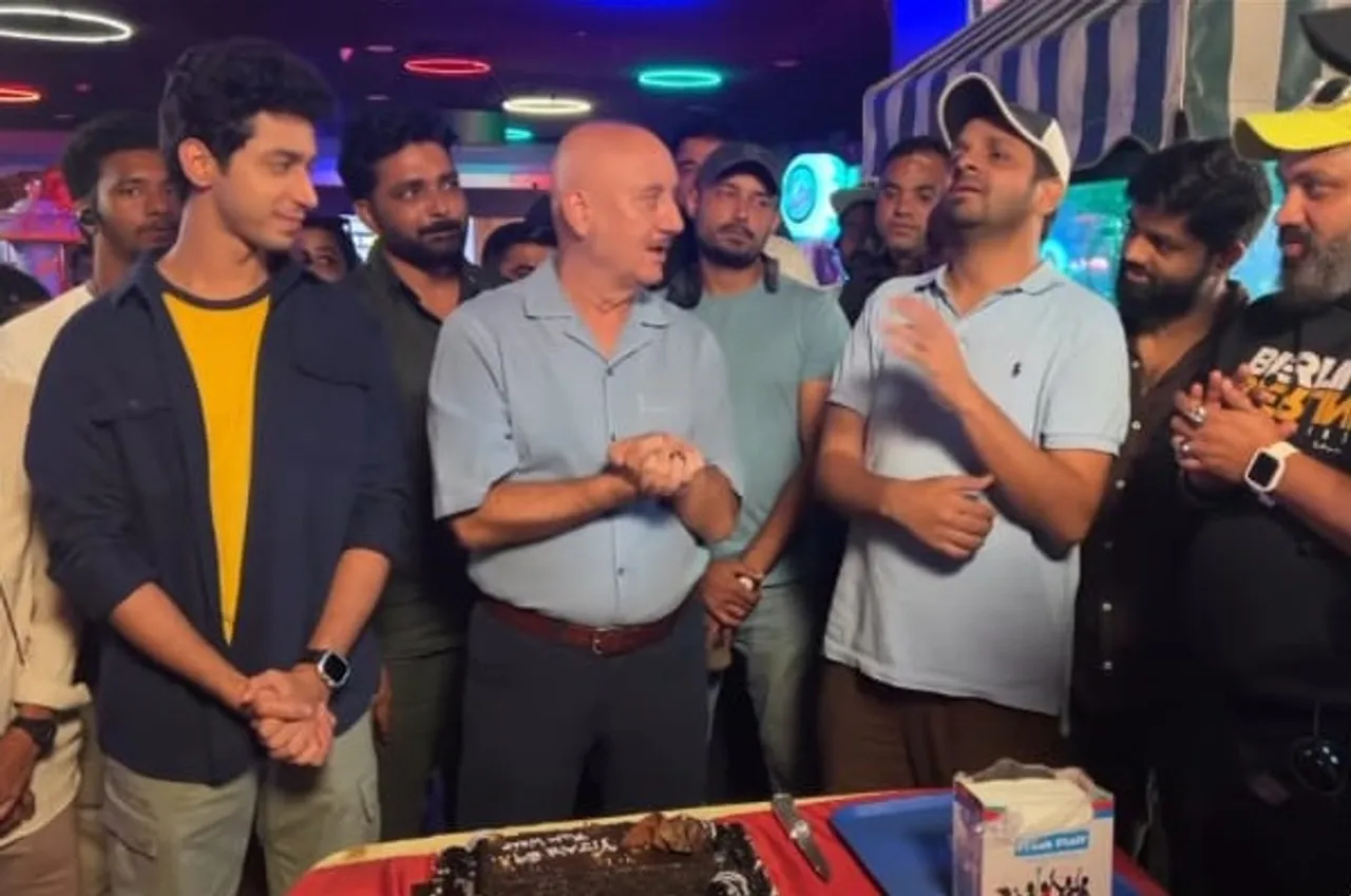 hindi-anupam-kher-wrap-up-the-hoot-of-vijay-69--20231109145705-20231109151505