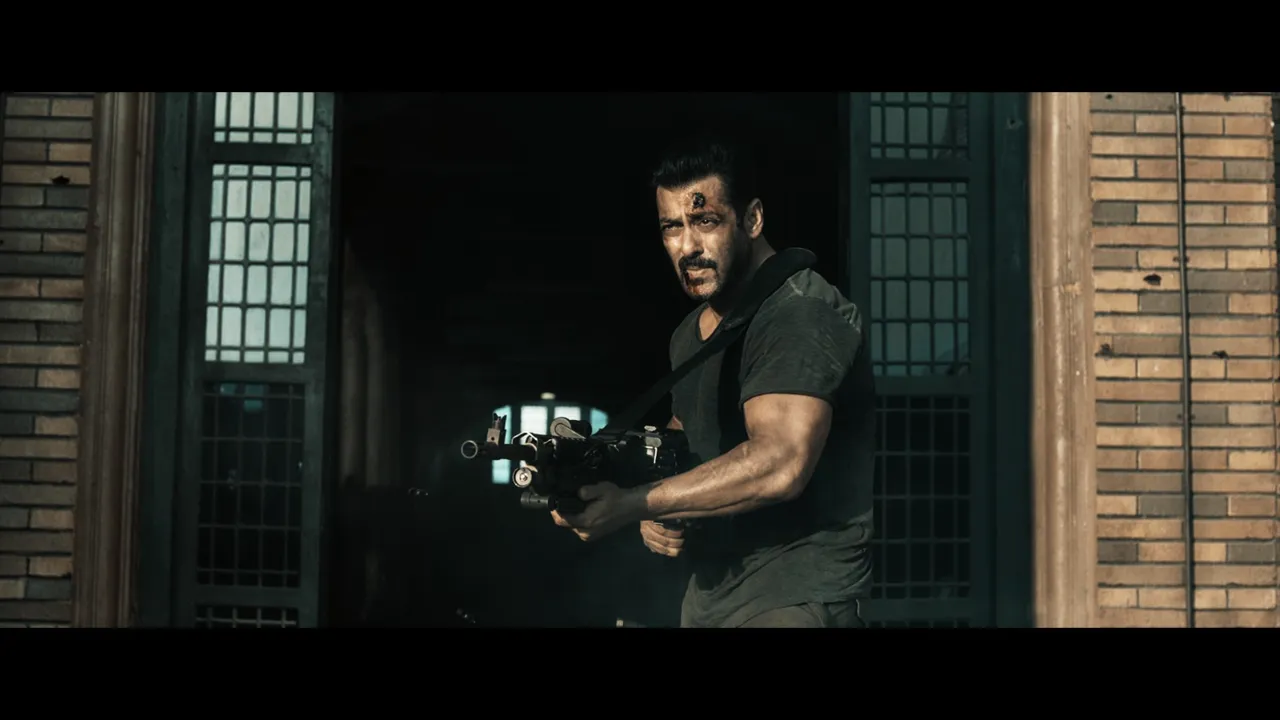 hindi-weve-trived-to-ue-weapon-ued-by-elite-armie-of-the-world-in-tiger-3-maneeh-harma--202311091415