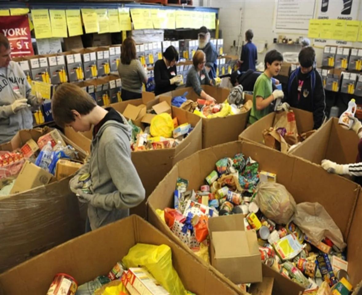 hindi-food-bank-in-canada-cloe-it-door-to-international-tudent--20231110153905-20231110172759