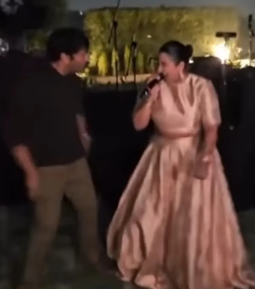 hindi-chiranjeevi-raja-kumari-hake-a-leg-on-rk-jawan-title-track-at-diwali-party--20231115120905-202