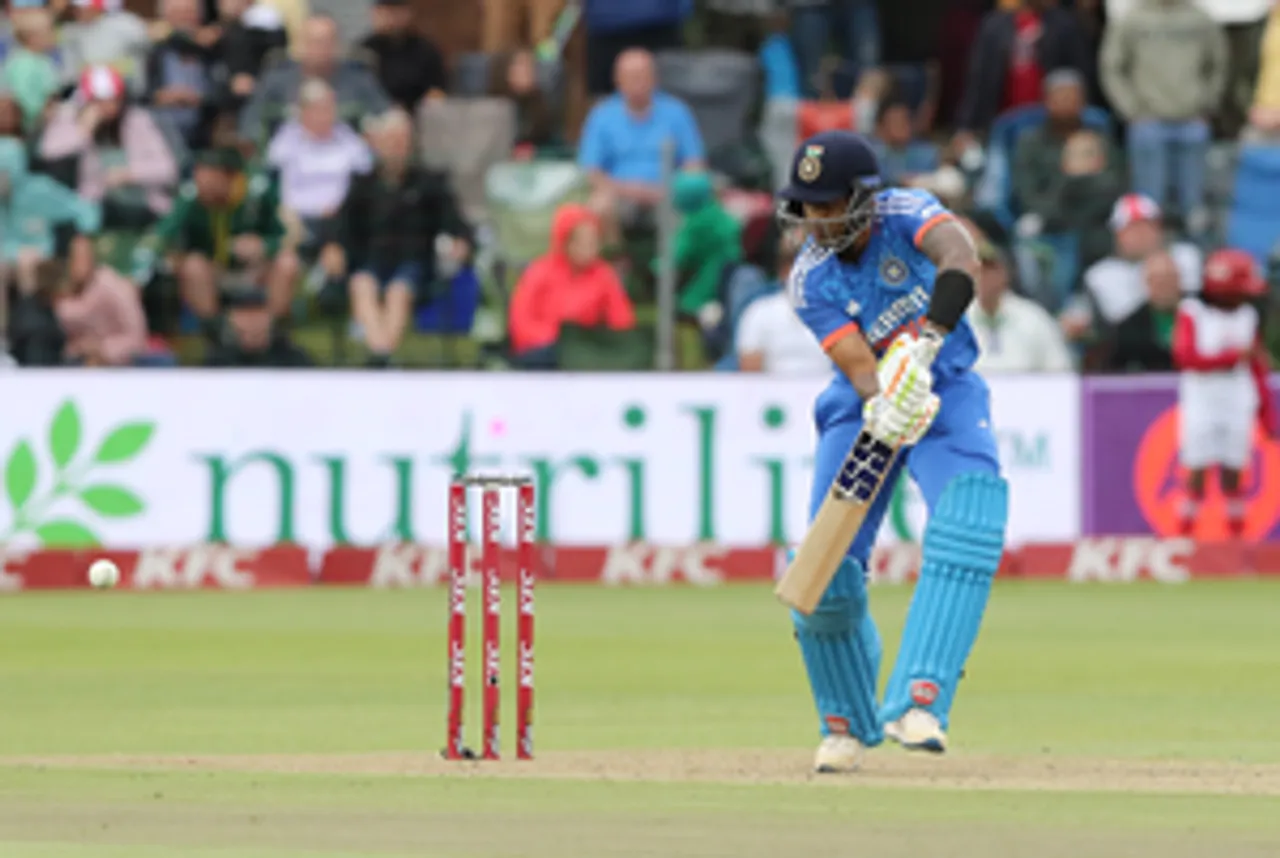 hindi-indva-uryakumar-core-4th-ton-equal-record-for-mot-hundred-in-t20i-hitory--20231214224115-20231