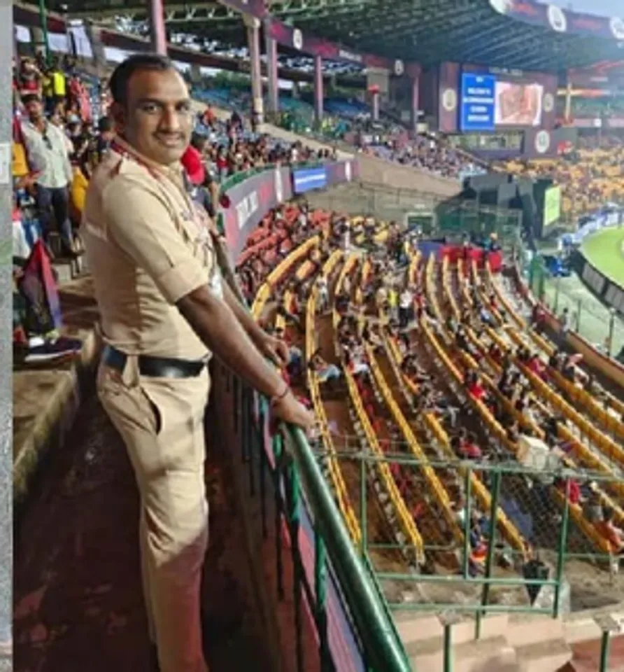 hindi-police-contable-allegedly-torched-by-lover-for-quetioning-affair-die-in-ktaka--20231221123305-