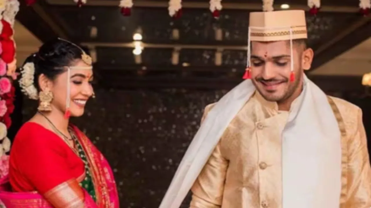 tushar deshpande marrieed with his school crush