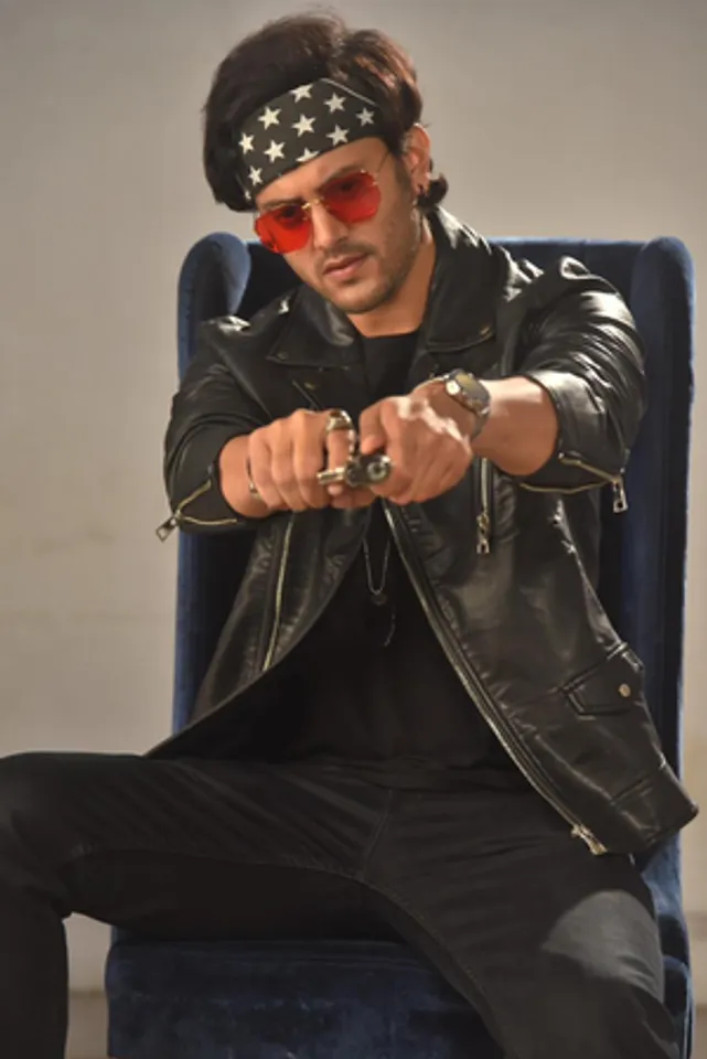 hindi-abhihek-pathania-don-robin-hood-look-for-kimat-ki-lakiro-e--20231224105705-20231224143624