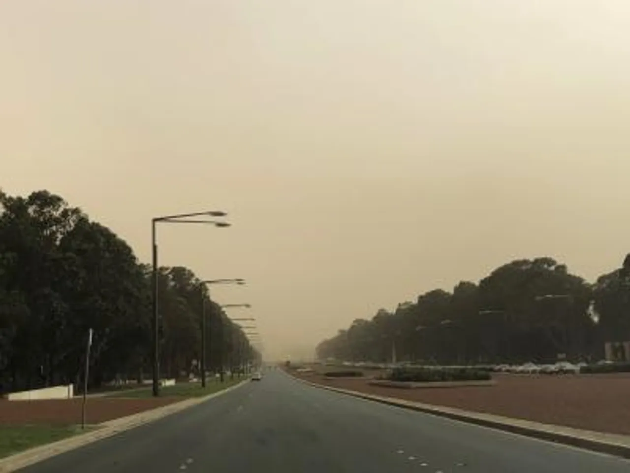 hindi-1-dead-over-120000-home-without-power-in-evere-torm-in-autralia-queenland--20231226114403-2023