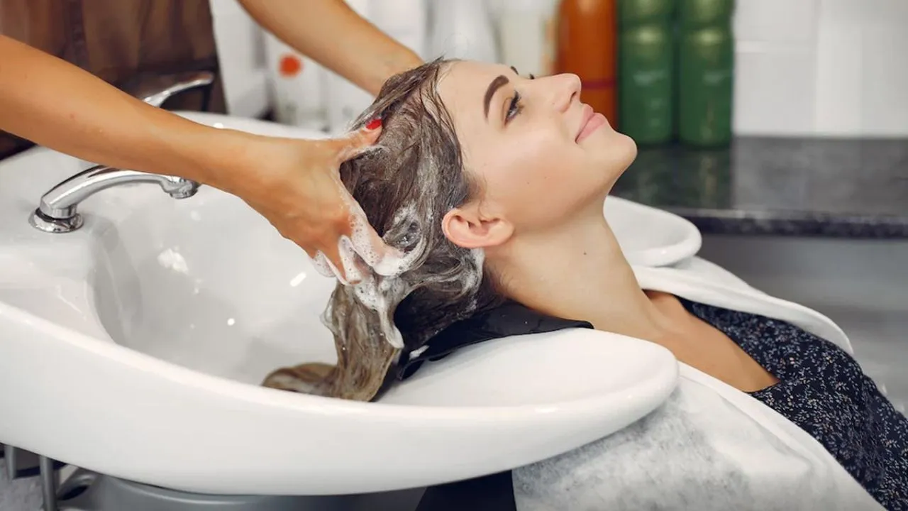 how to wash hair