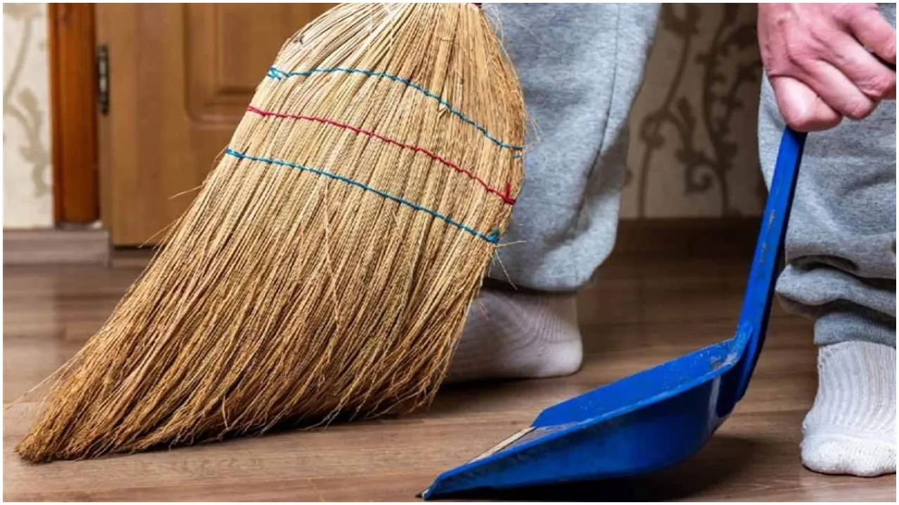 Broom Vastu