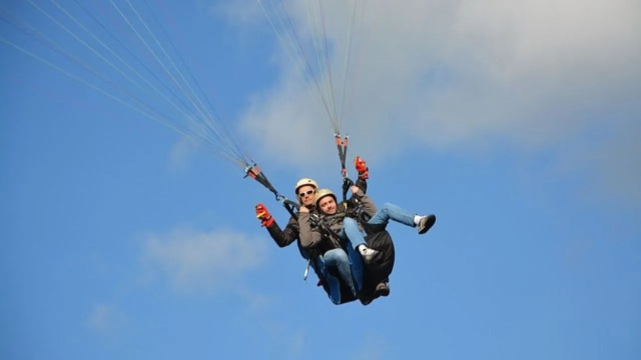 What things should be kept in mind while paragliding