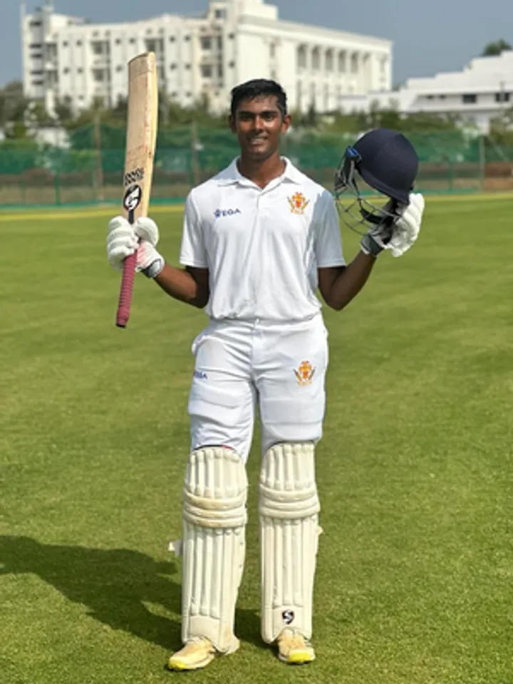 hindi-cooch-behar-trophy-prakhar-chaturvedi-lam-400-run-in-the-final-hatter-25-year-old-yuvran-ingh-