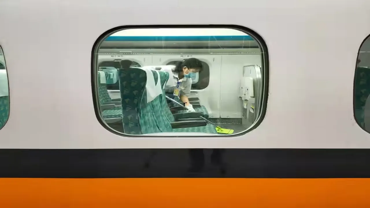 train cleen