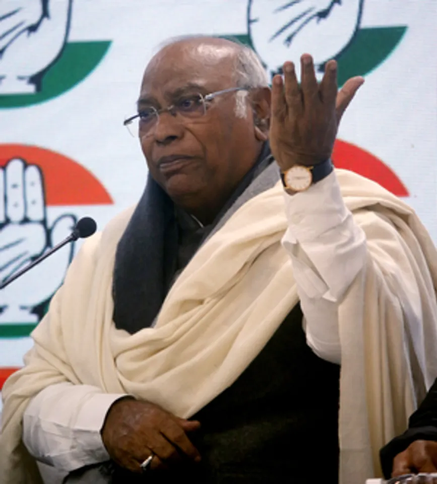 hindi-be-careful-while-bringing-leader-to-cong-aicc-preident-mallikarjun-kharge-to-ktaka-leaderhip--