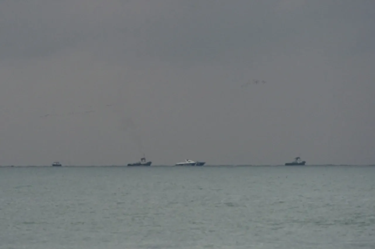 hindi-ukraine-claim-to-have-hit-ruian-landing-hip-in-black-ea--20240215080021-20240215091411