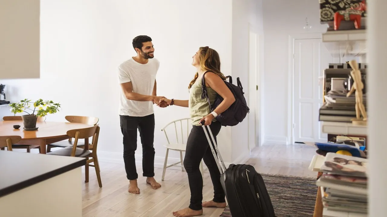 couchsurfing