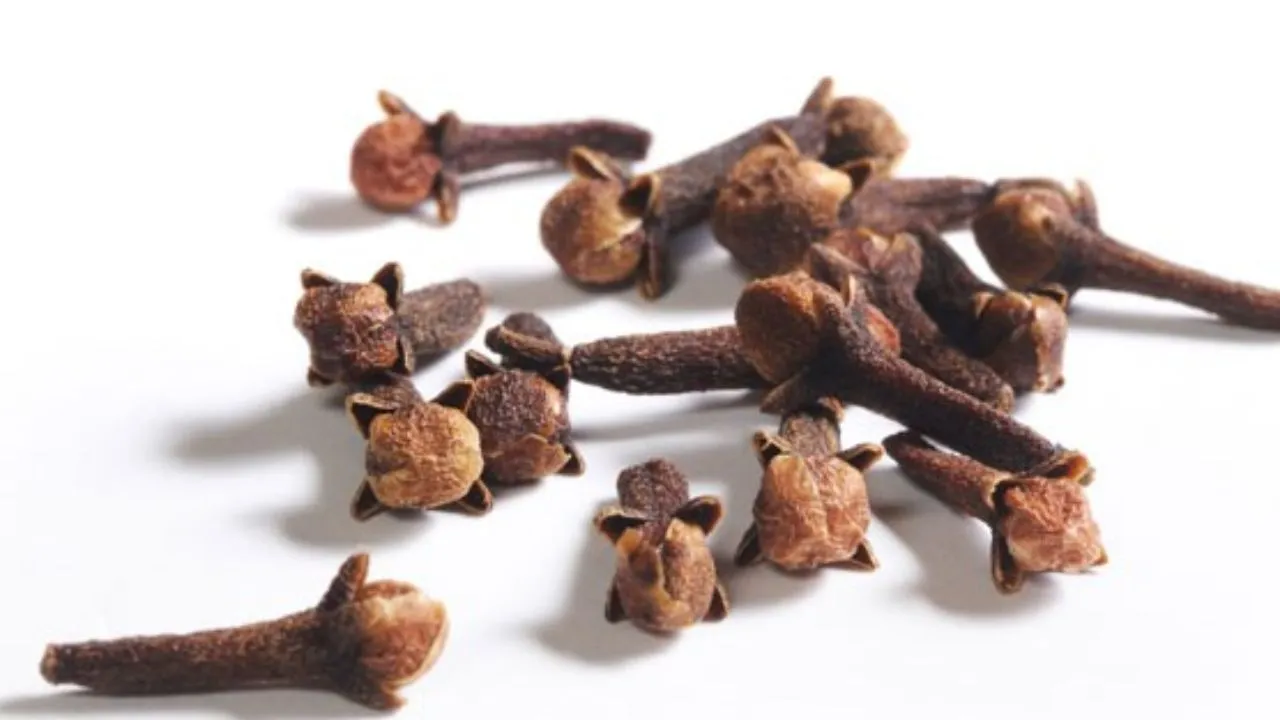10 miraculous tricks of clove