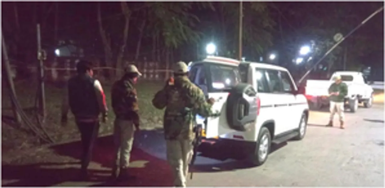 hindi-7-cop-upended-in-arm-looting-incident-in-manipur-internet-upended-in-ccpur-dit--20240216214505