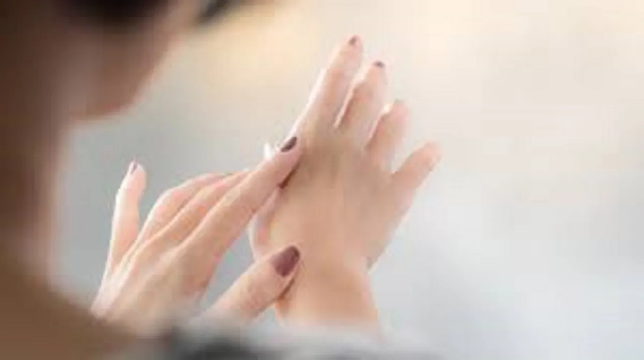Dry hand home remedies to make it soft
