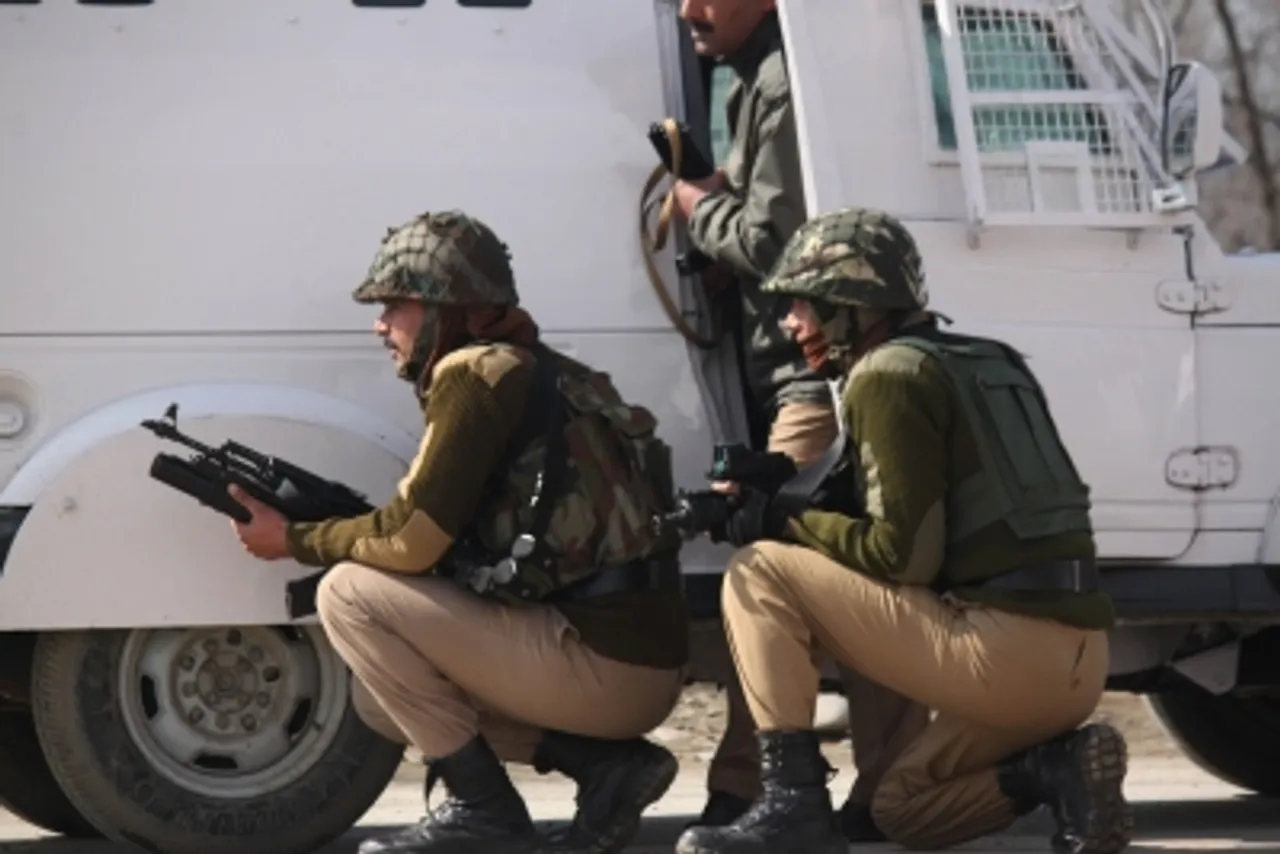 hindi-army-oldier-injured-in-accidental-fire-along-loc-in-jk-poonch-ditrict--20240229130905-20240229