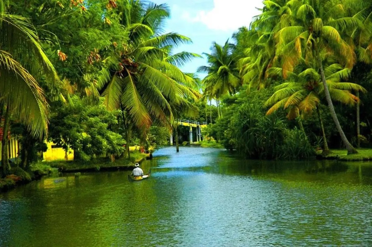 10 must visit places in Kerala for tourists