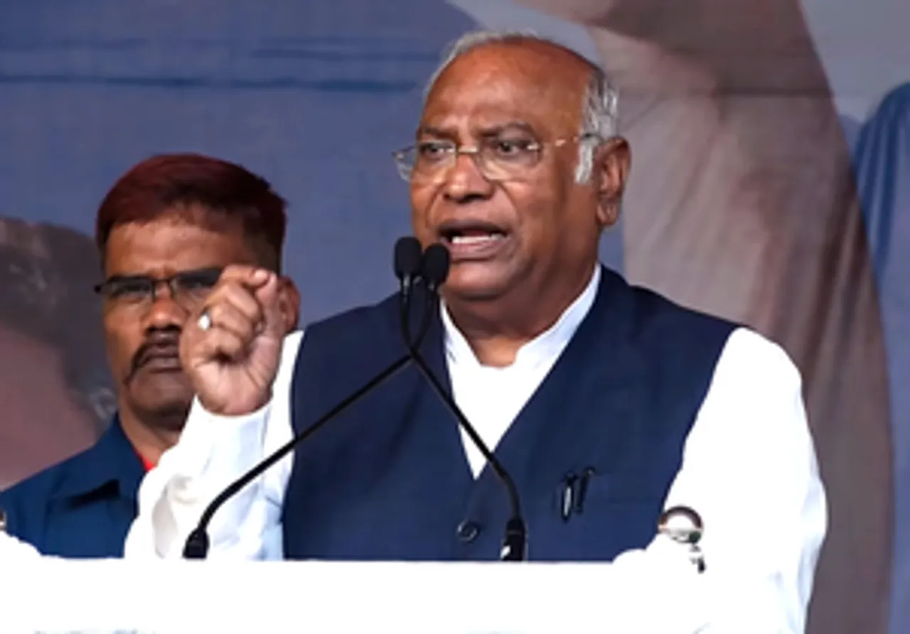 hindi-congre-preident-mallikarjun-kharge-call-for-urgent-action-on-riing-uicide-rate-in-gujarat--202